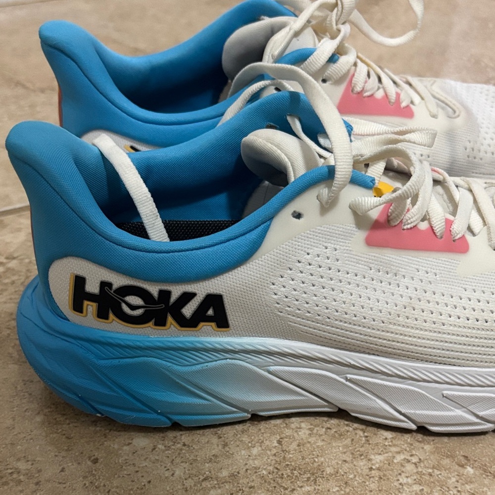 Hoka Arahi 7 Blue and White Sneakers - Picture 8 of 9